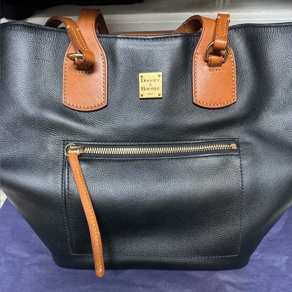 Vintage Dooney & Bourke purse